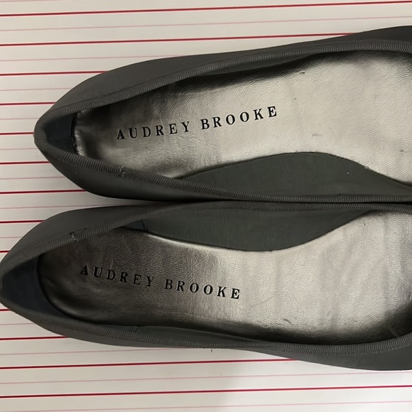 Flats - Picture 5 of 6